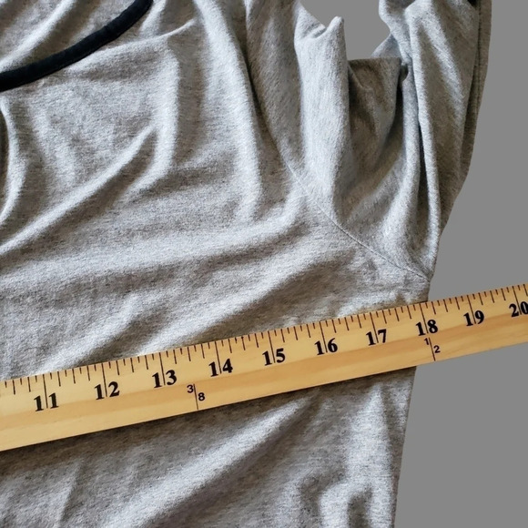 -Vince Camuto women long sleeve size M heather& blk - Picture 6 of 8